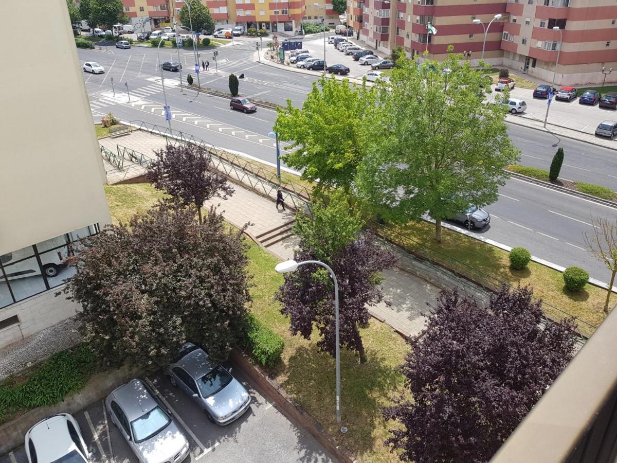 Appartamento Enjoy Lisbon Cascais Sintra 1200 Metres To Metro Blue Line Sintra Rail Line Free Parking Amadora Esterno foto