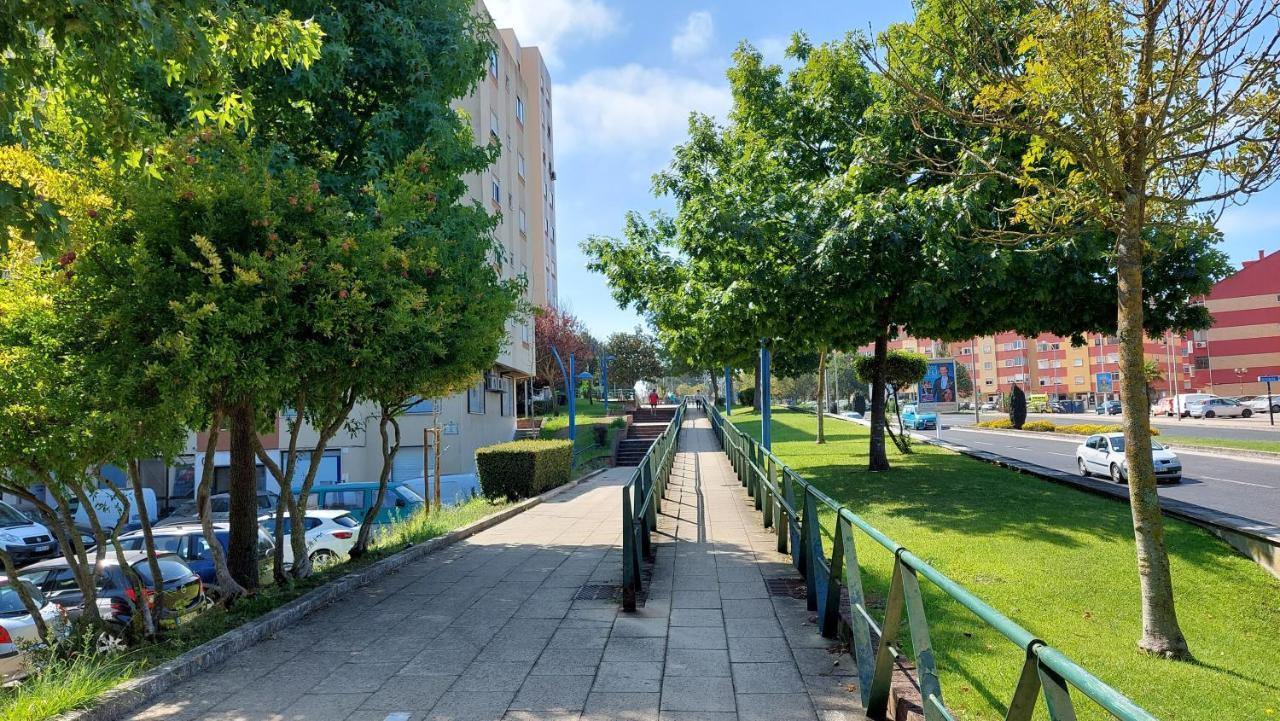 Appartamento Enjoy Lisbon Cascais Sintra 1200 Metres To Metro Blue Line Sintra Rail Line Free Parking Amadora Esterno foto