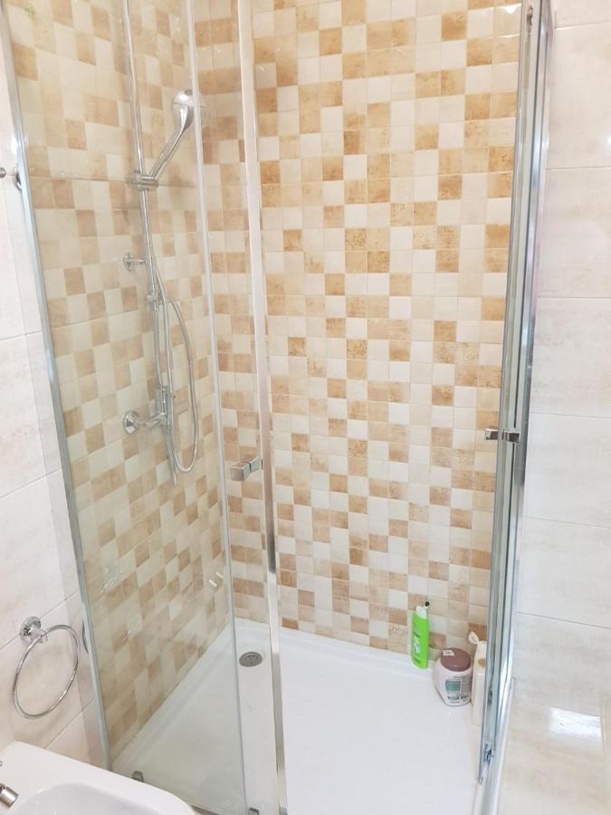 Appartamento Enjoy Lisbon Cascais Sintra 1200 Metres To Metro Blue Line Sintra Rail Line Free Parking Amadora Esterno foto