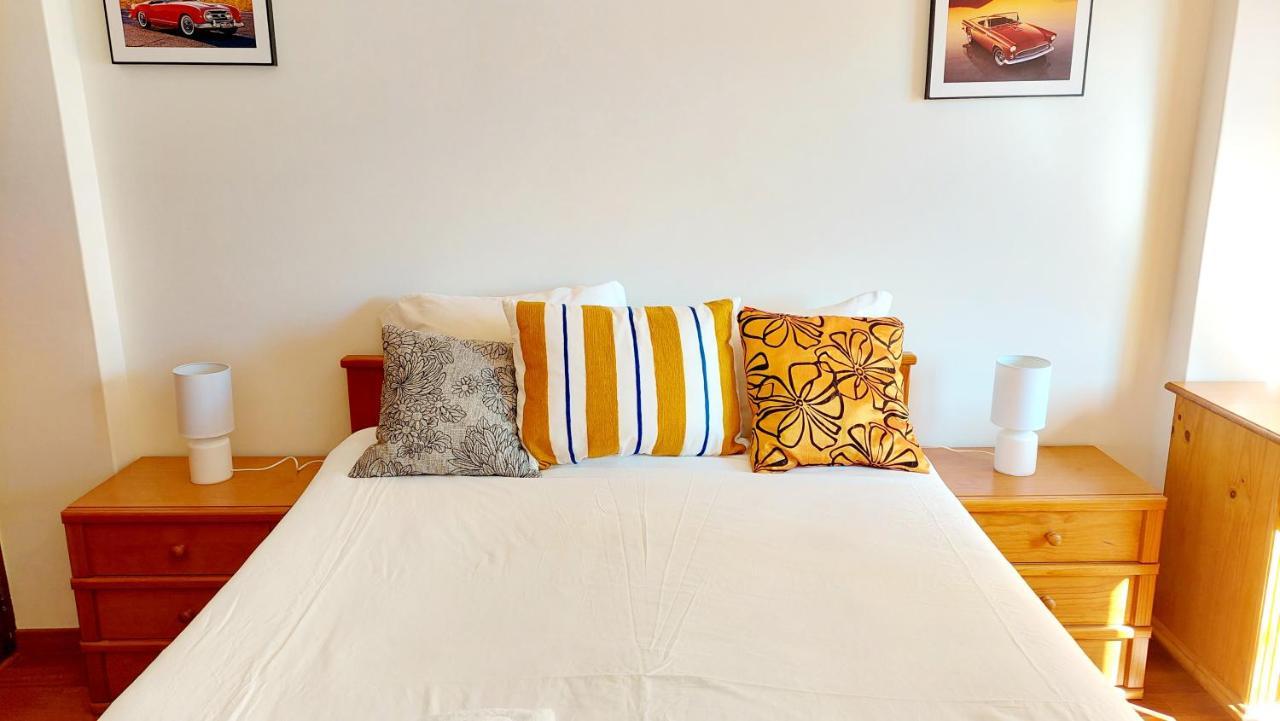 Appartamento Enjoy Lisbon Cascais Sintra 1200 Metres To Metro Blue Line Sintra Rail Line Free Parking Amadora Esterno foto