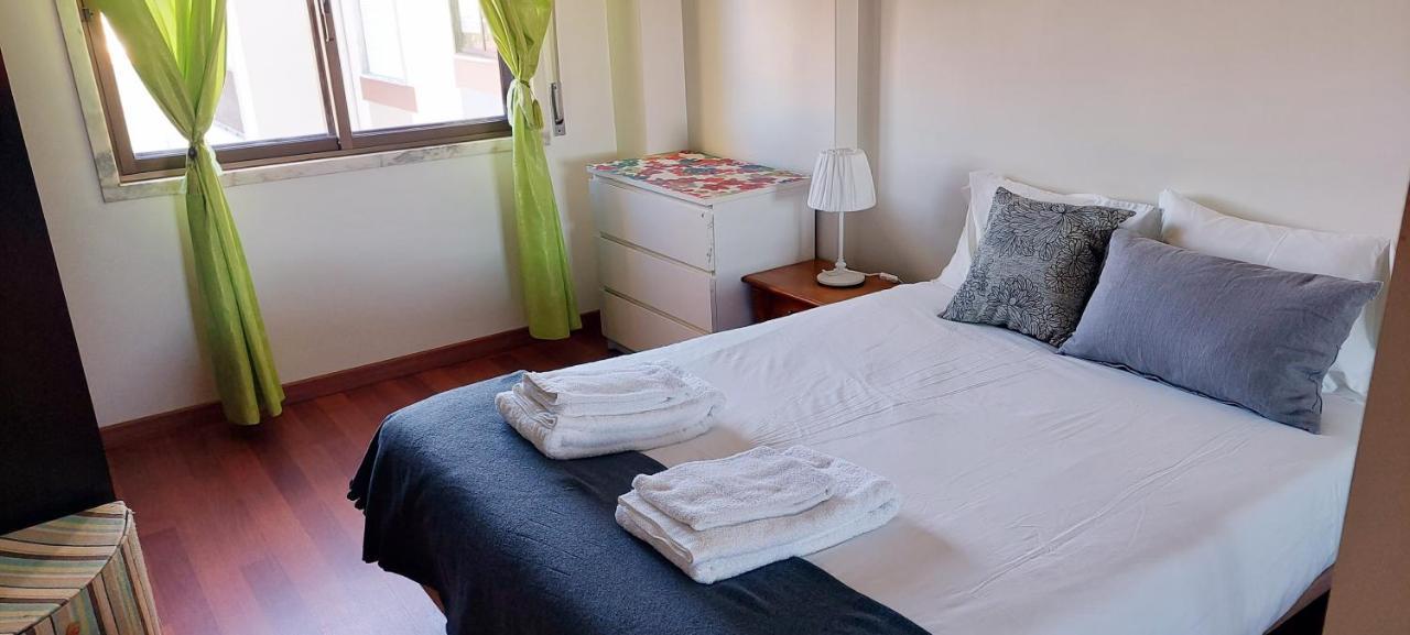 Appartamento Enjoy Lisbon Cascais Sintra 1200 Metres To Metro Blue Line Sintra Rail Line Free Parking Amadora Esterno foto