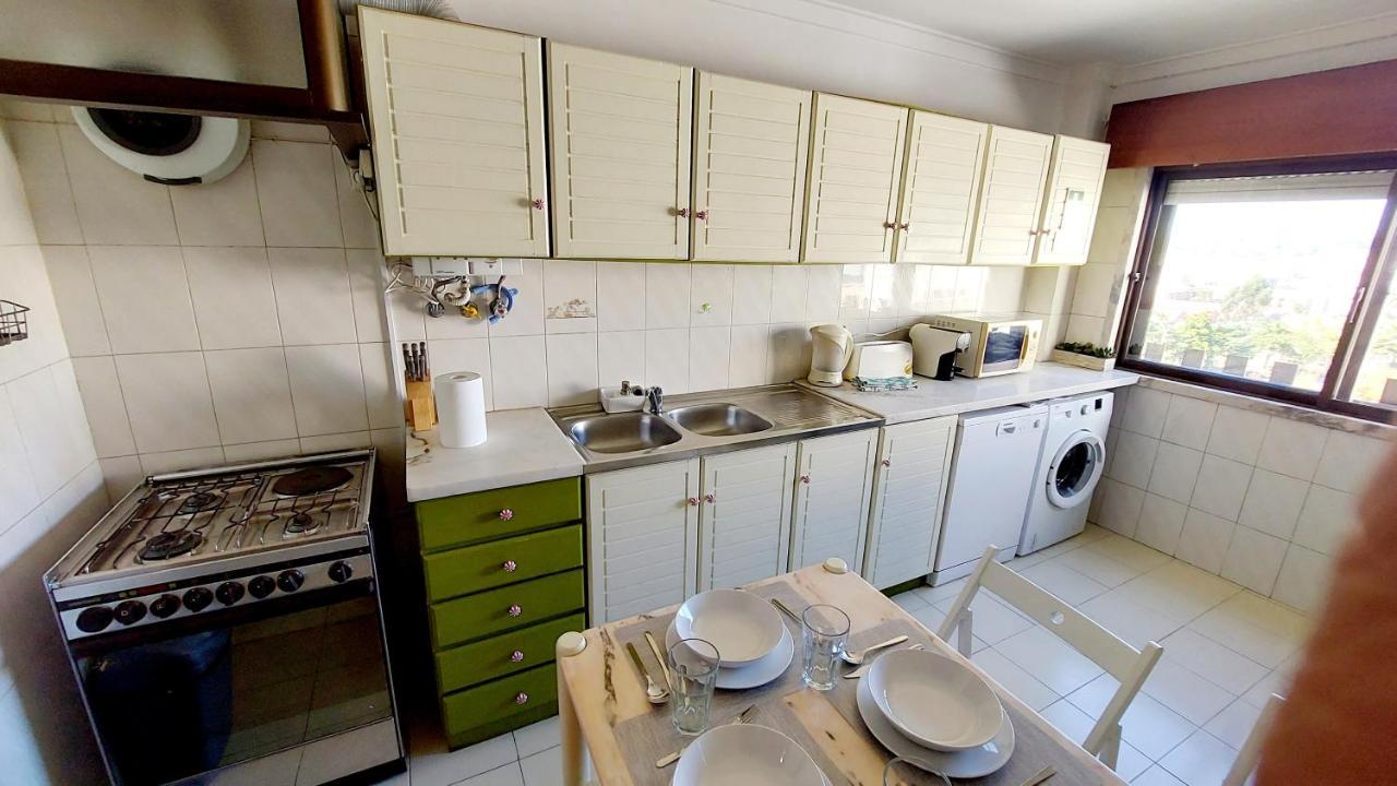Appartamento Enjoy Lisbon Cascais Sintra 1200 Metres To Metro Blue Line Sintra Rail Line Free Parking Amadora Esterno foto